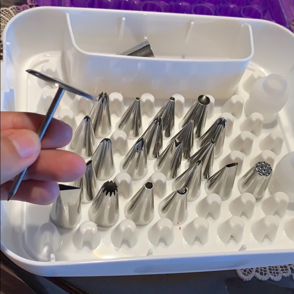 CAKE PIPING TIPS WILTON